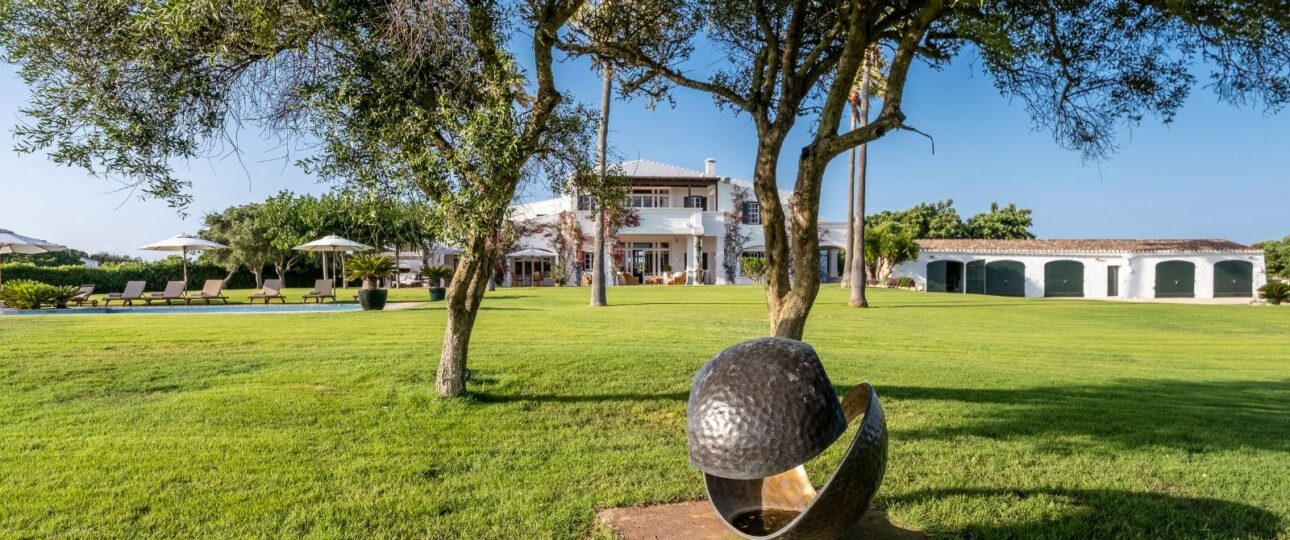 Bright indoor lounge at finca Son Bonaventura, luxury rental in Menorca