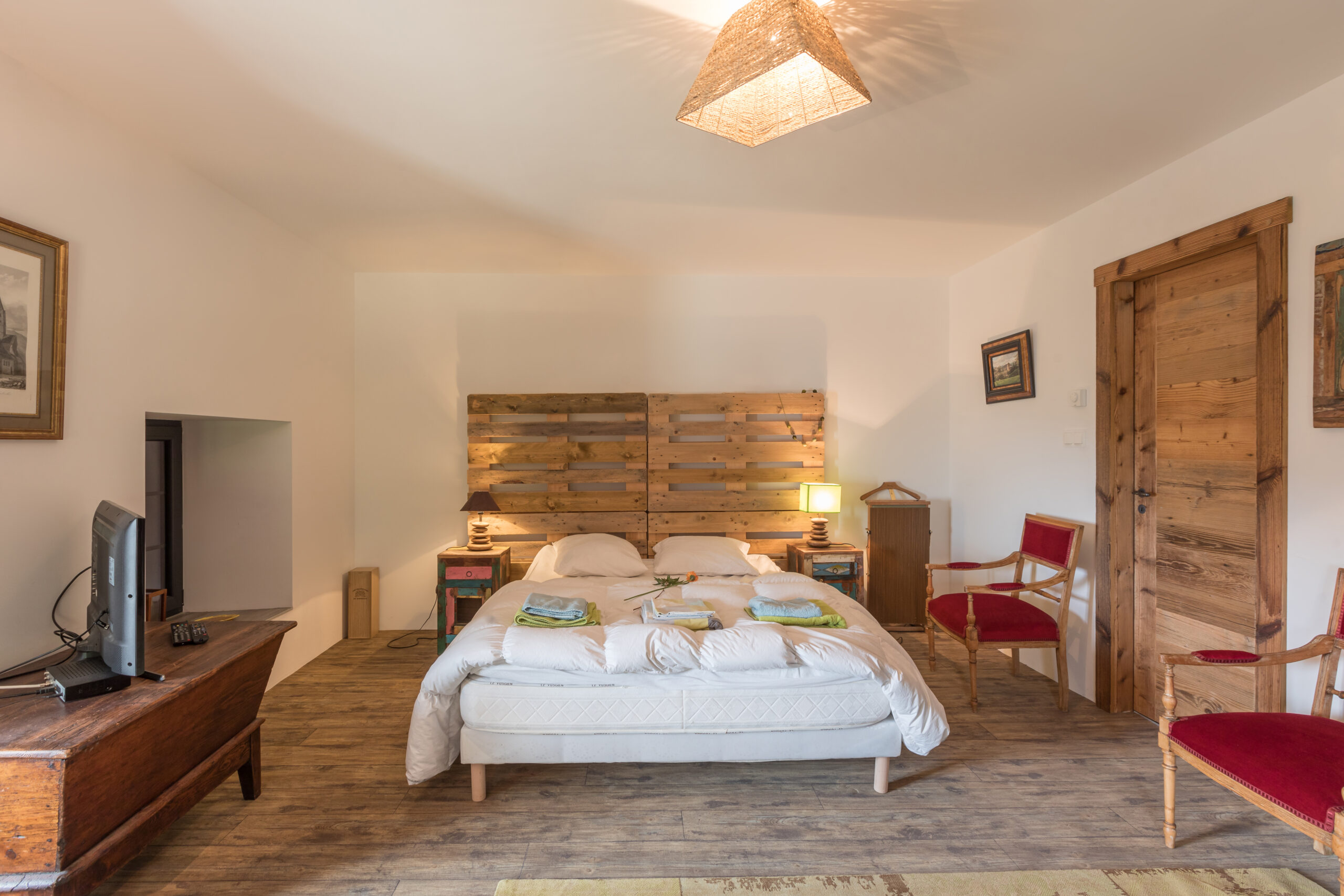 Suite master du lodge La Désirade avec grande salle de bain, Linthal
