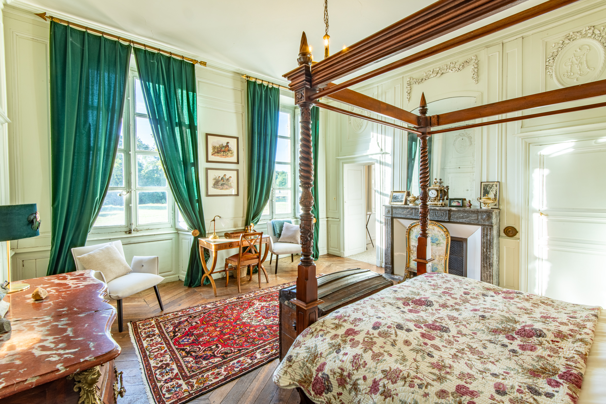 Master Suite — Château Les Louteaux