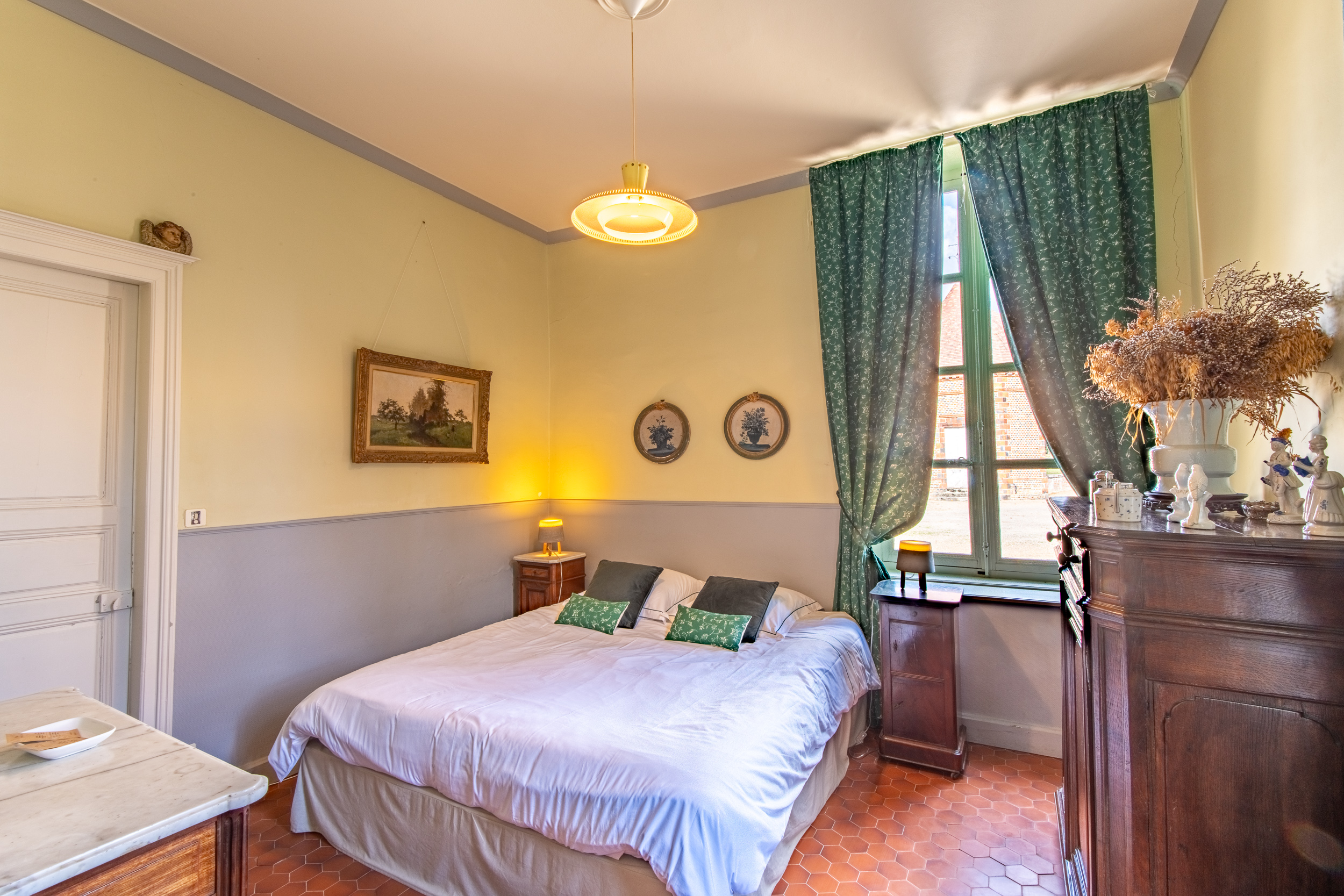Ado Room — Château Les Louteaux